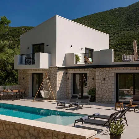 White River Vila Nydri (Lefkada)